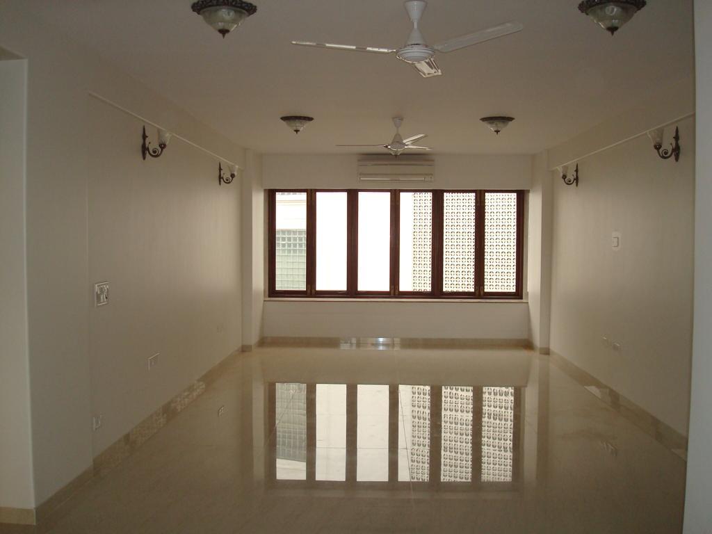 3 BHK Semi Furnished in Turf View , Worli